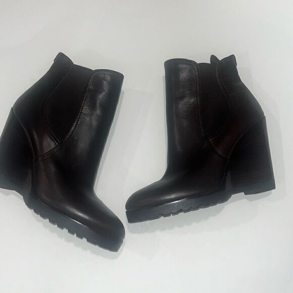 New Michael Michael Kors brown rustic leather 4” wedge boots - Picture 1 of 5